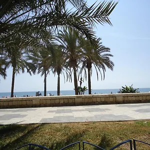 https://malagueta-primera-linea-de-playa.hotelsinnerja.org